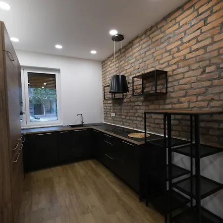 Emona Free Parking & Gym Apartman