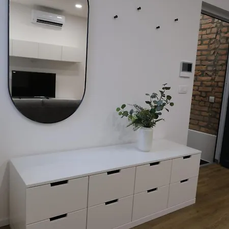 Emona Free Parking & Gym *