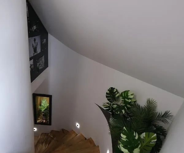 Emona Free Parking & Gym アパート *