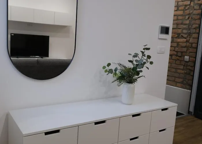 Emona Free Parking & Gym *